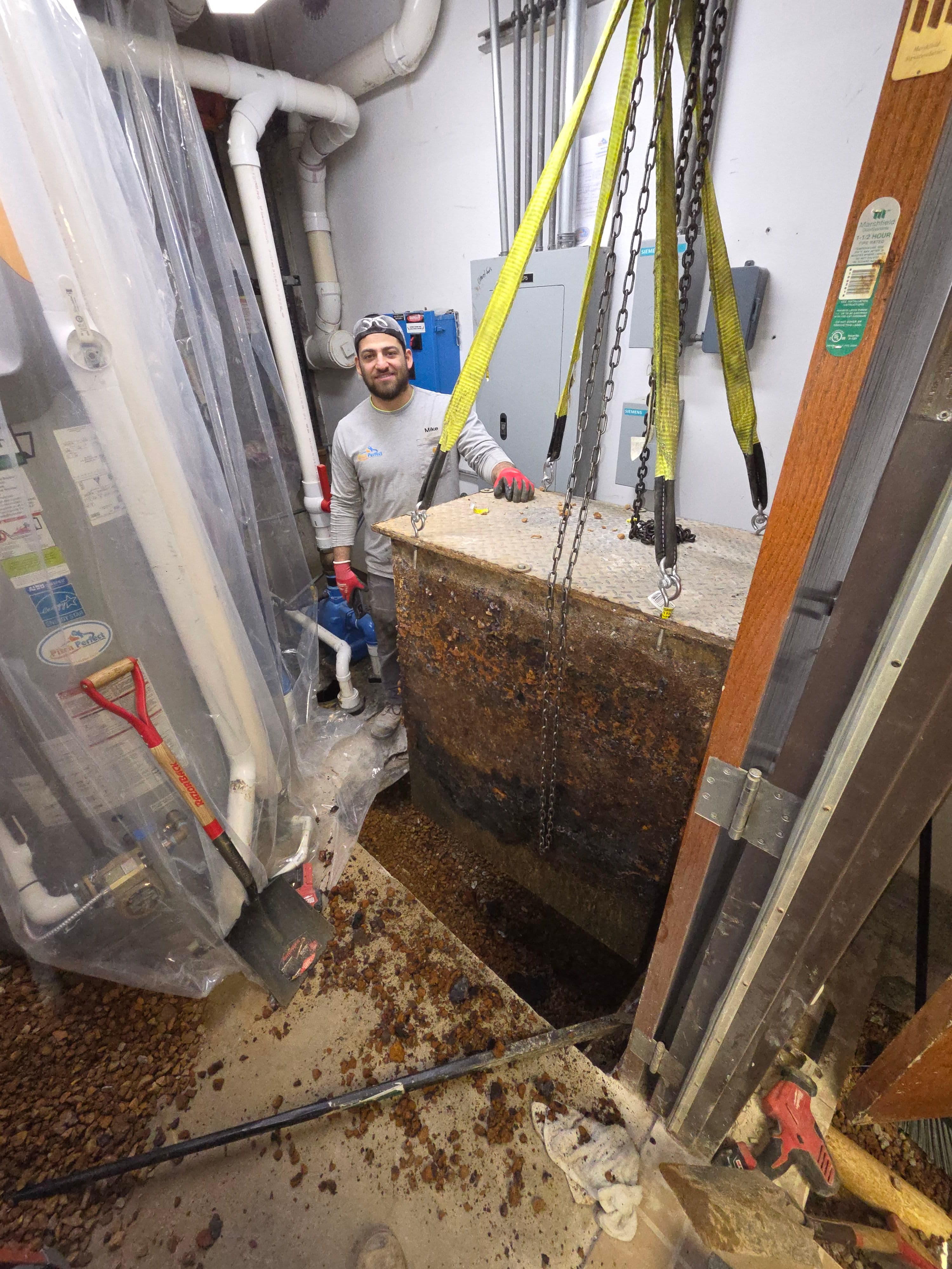 Project Efficient Grease Trap Replacement in a Commercial Kitchen image
