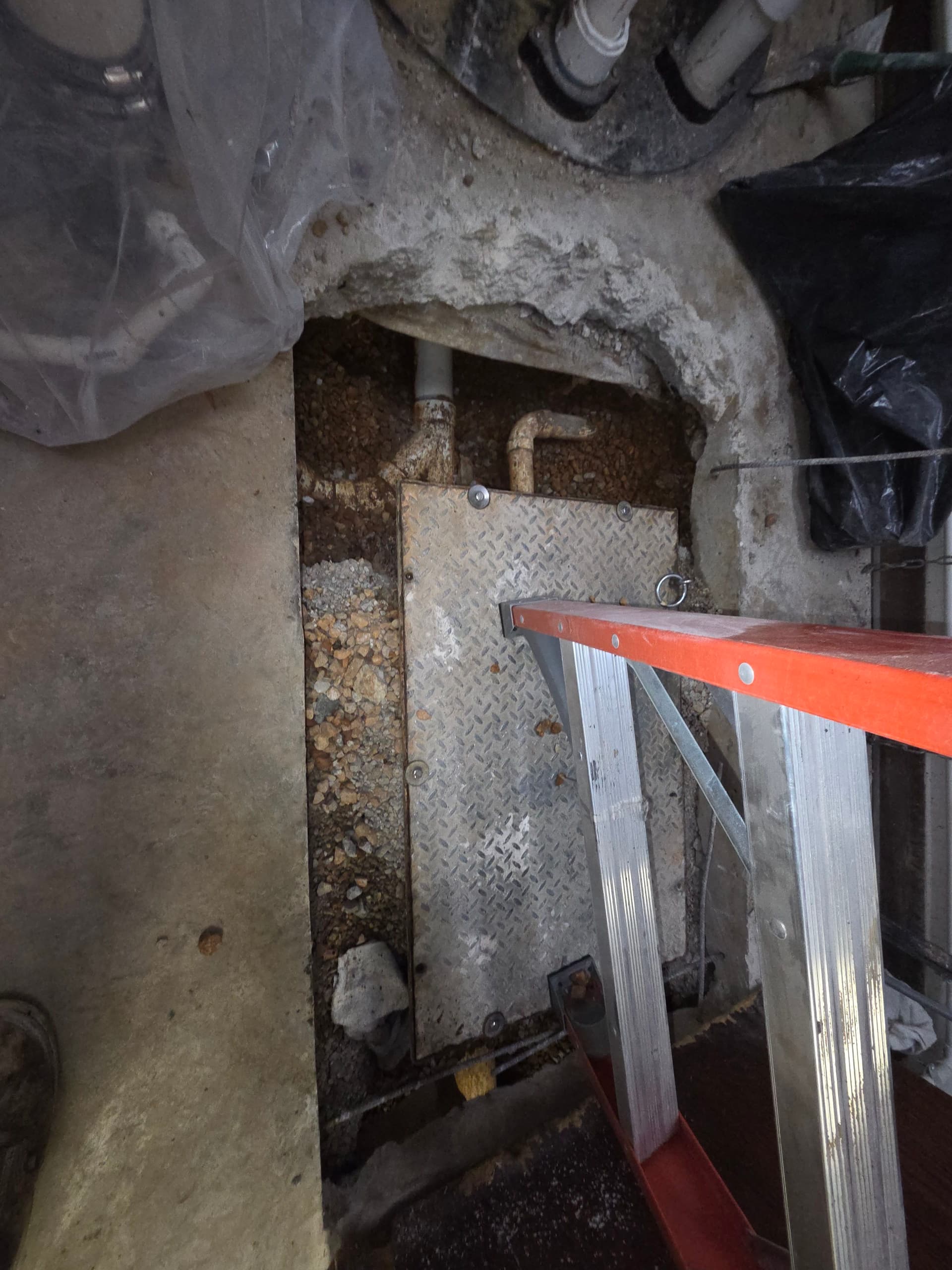 Gallery photos for Efficient Grease Trap Replacement in a Commercial Kitchen: Image #6