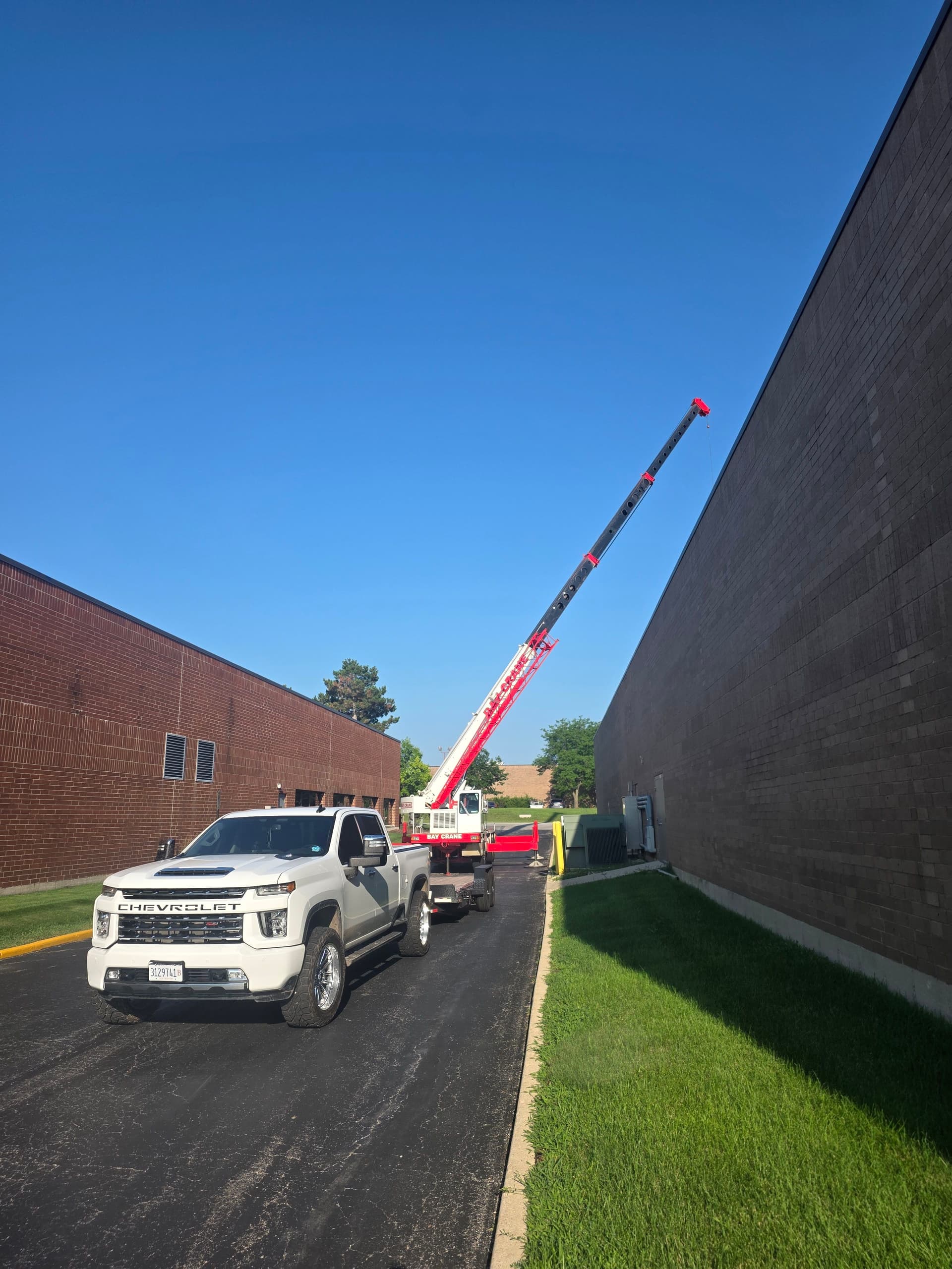 Gallery photos for 6-Unit Rooftop RTU Replacement Done Right: Image #1